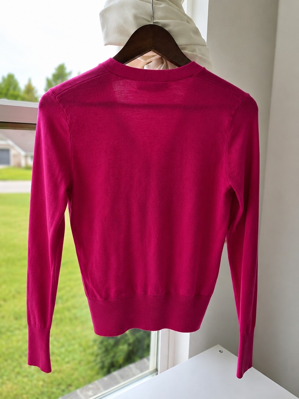 Ralph Lauren Fuchsia V-Neck Lightweight Sweater - Picture 5 of 5